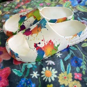 Women’s slide shoes. Splash paint size 9